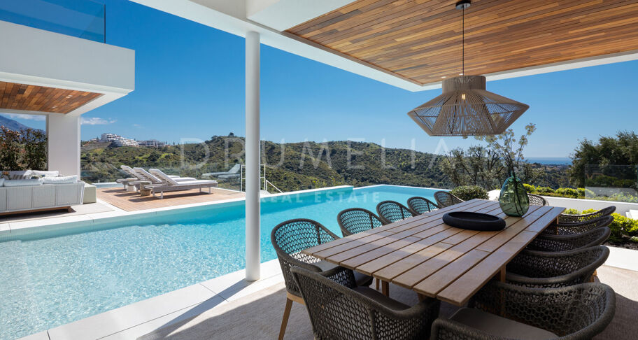 Norwegian Moderne villa med panoramautsikt over havet i Lomas de La Quinta