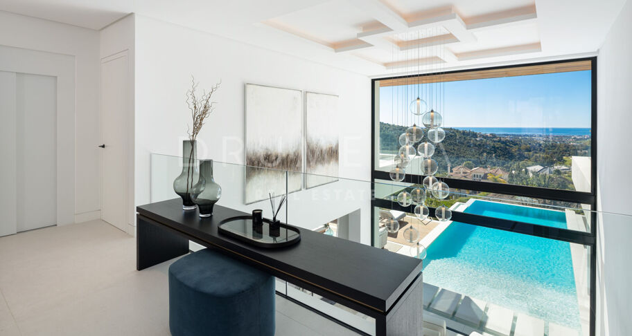 Norwegian Moderne villa med panoramautsikt over havet i Lomas de La Quinta