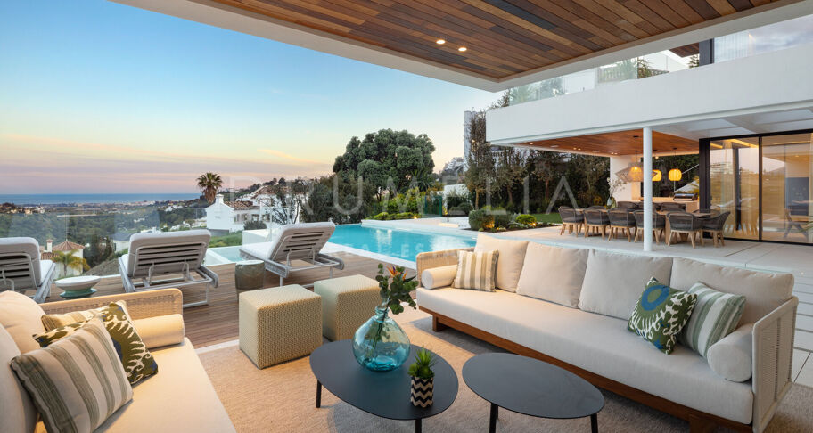 Norwegian Moderne villa med panoramautsikt over havet i Lomas de La Quinta