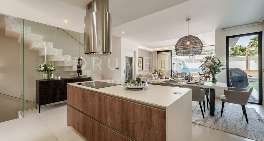 Moderne tomannsbolig nær Puerto Banús