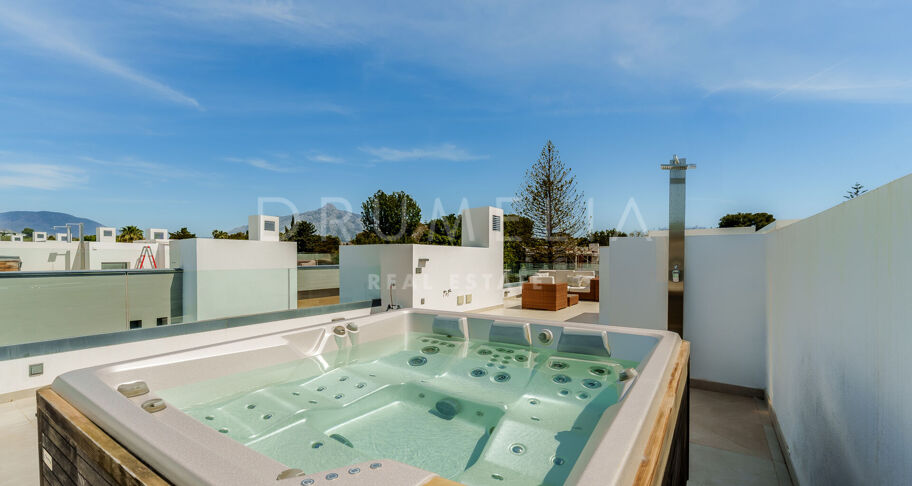 Moderne tomannsbolig nær Puerto Banús