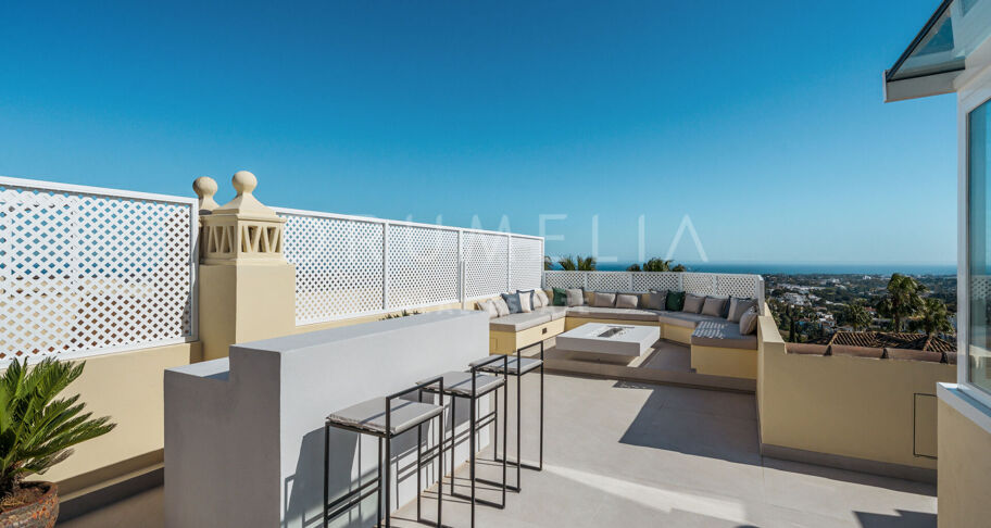 Adosado Renovado con Vistas al Mar en La Quinta Hills