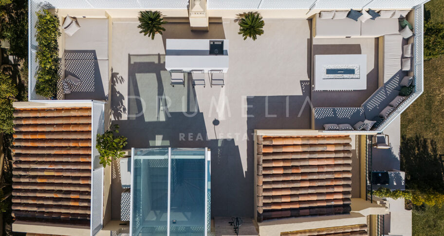 Adosado Renovado con Vistas al Mar en La Quinta Hills