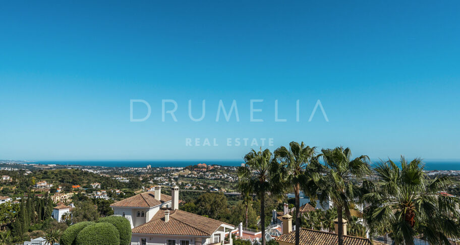 Adosado Renovado con Vistas al Mar en La Quinta Hills