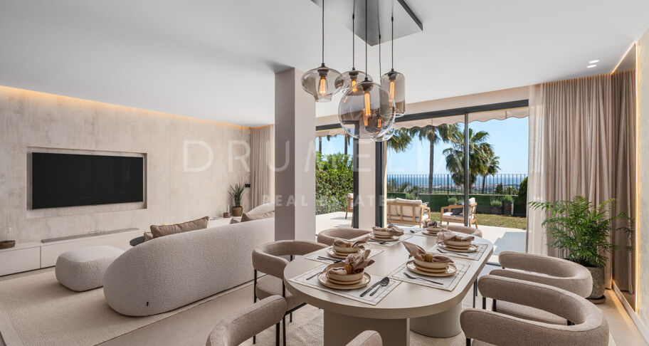 Adosado Renovado con Vistas al Mar en La Quinta Hills