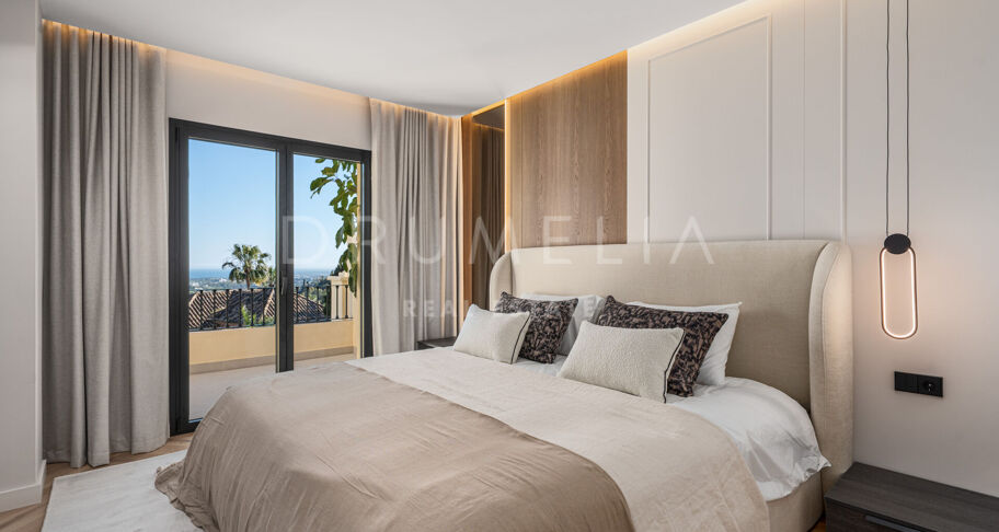 Adosado Renovado con Vistas al Mar en La Quinta Hills