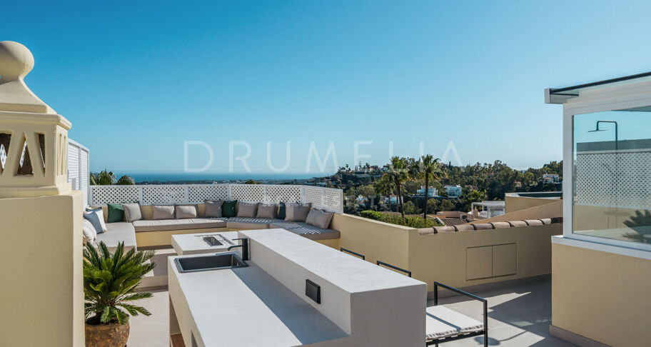 Adosado Renovado con Vistas al Mar en La Quinta Hills