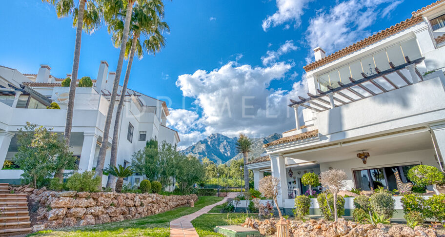 Impresionante Ático Dúplex Orientado al Sur en Monte Paraíso Country Club, Marbella