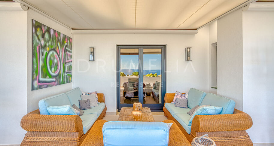 Impresionante Ático Dúplex Orientado al Sur en Monte Paraíso Country Club, Marbella