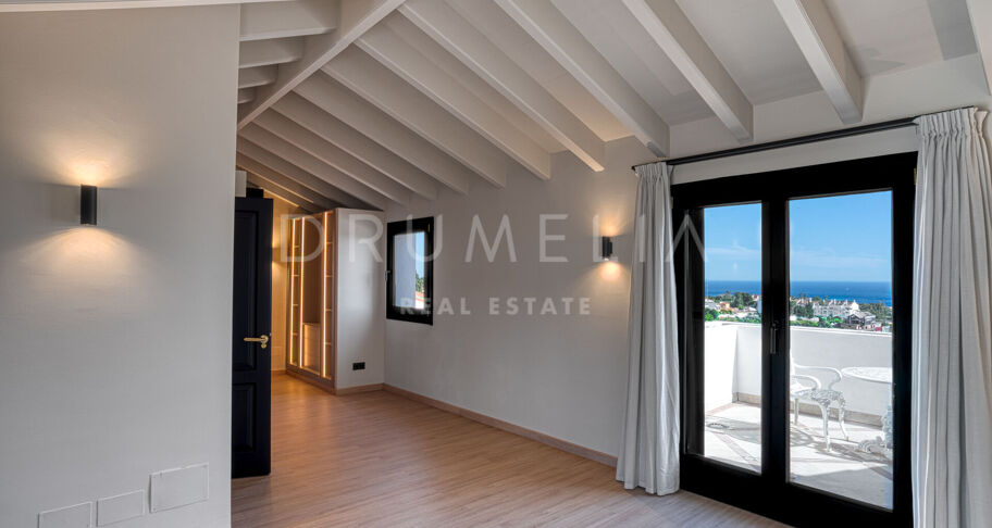 Impresionante Ático Dúplex Orientado al Sur en Monte Paraíso Country Club, Marbella