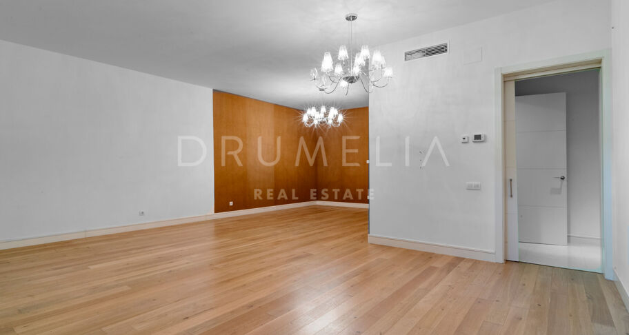 Elegante Luxe Villa met Tropische Tuinen in Lomas de Magna Marbella