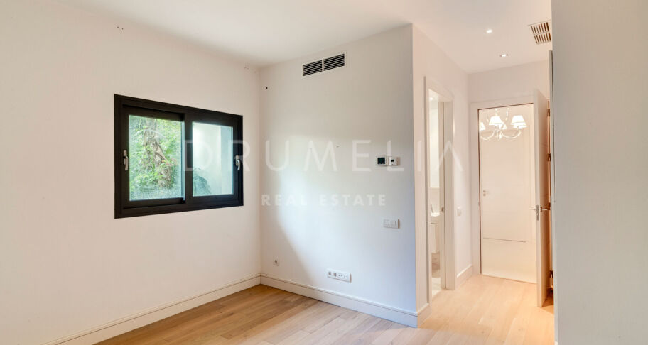 Elegante Luxe Villa met Tropische Tuinen in Lomas de Magna Marbella