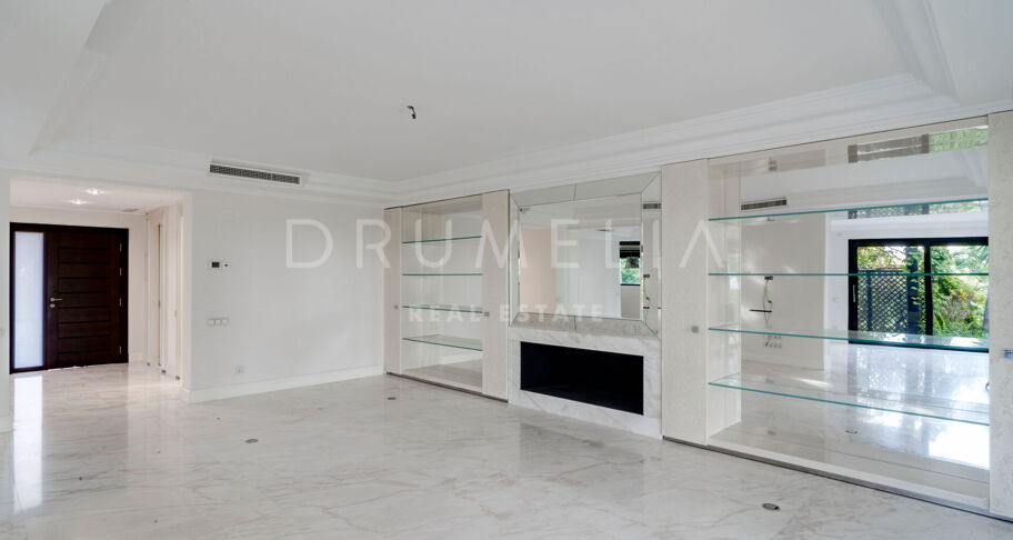 Elegante Luxe Villa met Tropische Tuinen in Lomas de Magna Marbella