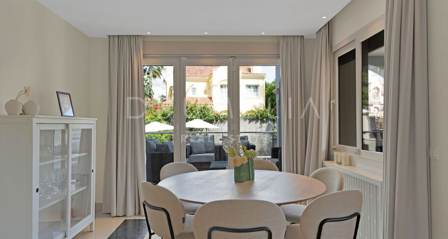 Investeringspotentieel: 7 Bed- Villa op loopafstand van het strand in Puerto Banus