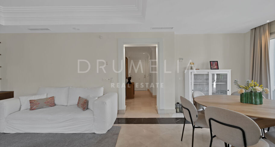Investeringspotentieel: 7 Bed- Villa op loopafstand van het strand in Puerto Banus