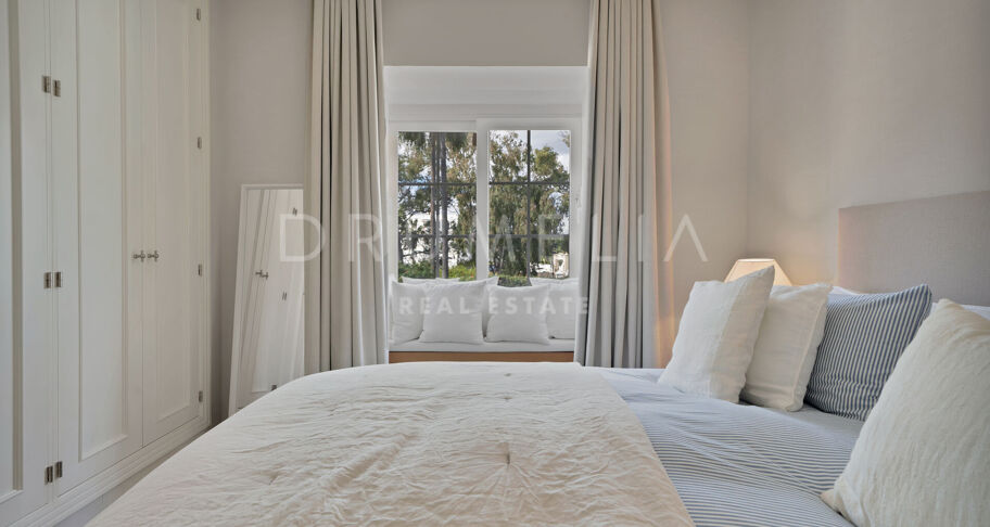 Investeringspotentieel: 7 Bed- Villa op loopafstand van het strand in Puerto Banus
