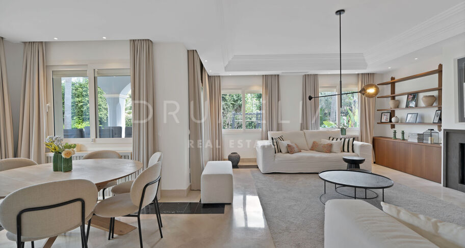 Investeringspotentieel: 7 Bed- Villa op loopafstand van het strand in Puerto Banus