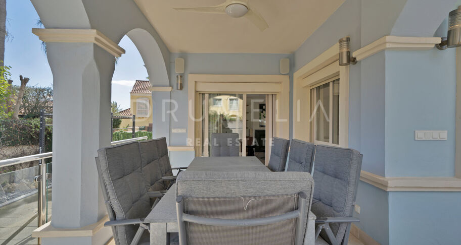 Investeringspotentieel: 7 Bed- Villa op loopafstand van het strand in Puerto Banus