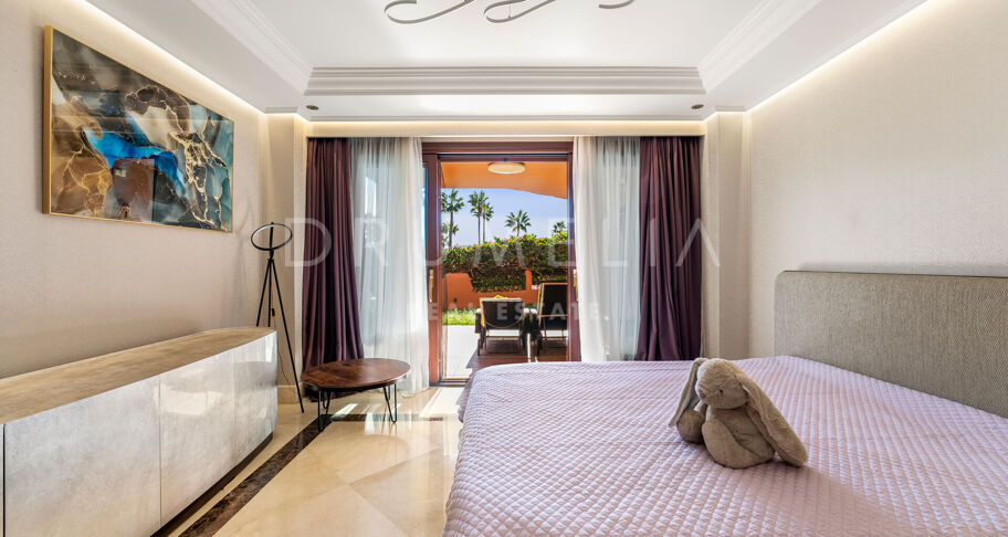 Stunning 4-Bedroom Apartment in the Beachfront Residential Mar Azul, Estepona