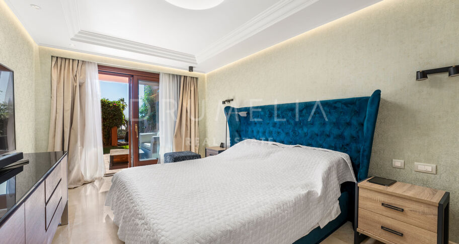 Stunning 4-Bedroom Apartment in the Beachfront Residential Mar Azul, Estepona