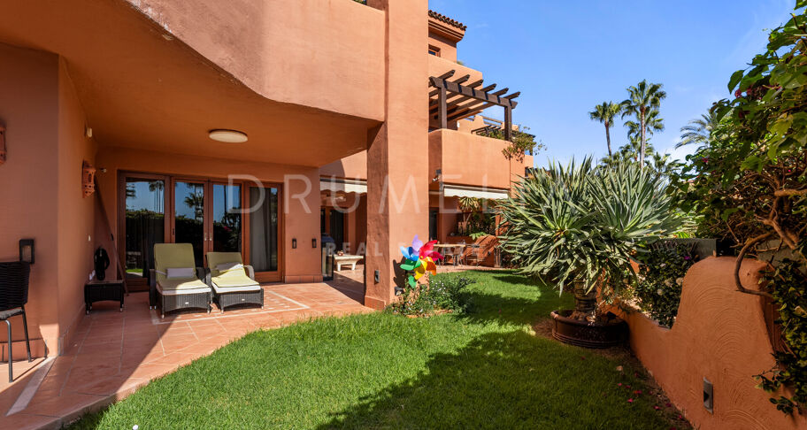 Stunning 4-Bedroom Apartment in the Beachfront Residential Mar Azul, Estepona
