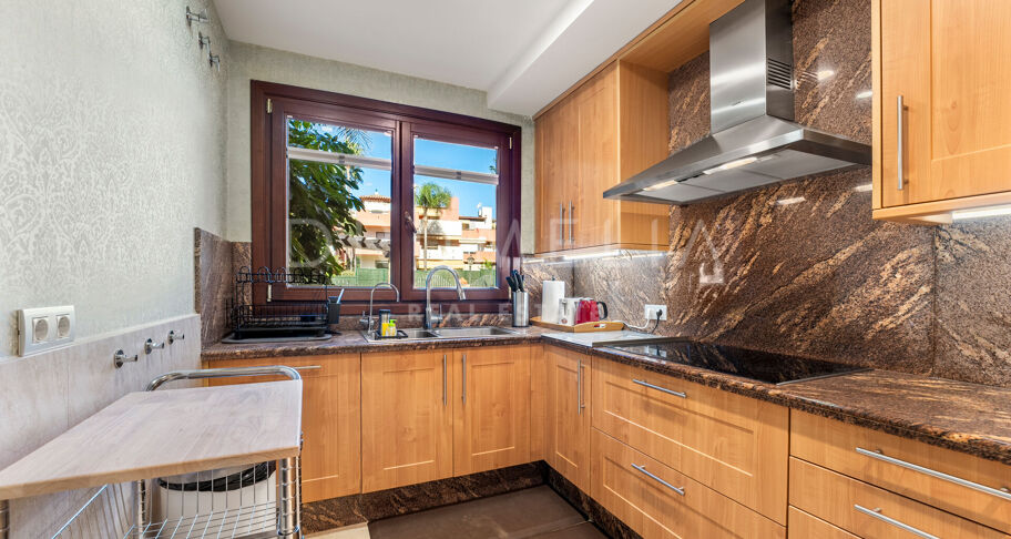 Stunning 4-Bedroom Apartment in the Beachfront Residential Mar Azul, Estepona