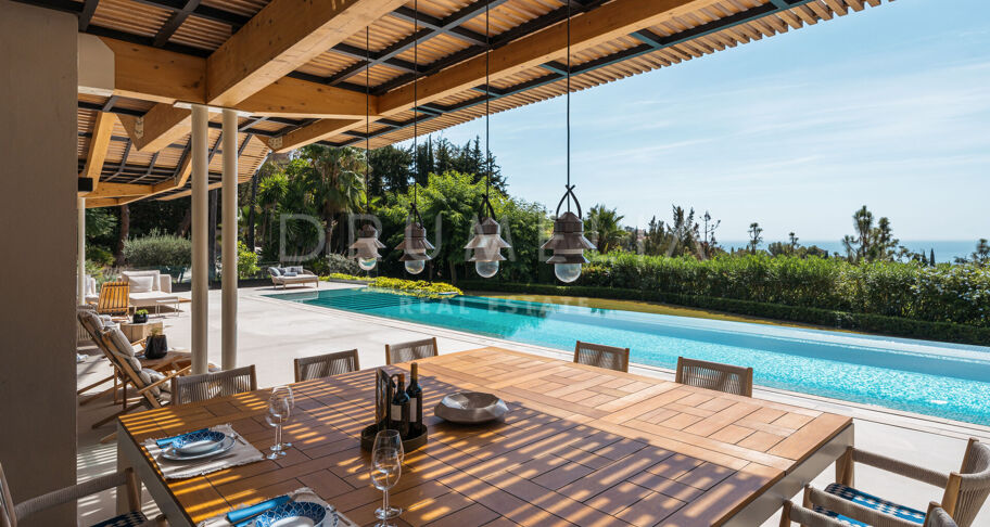 VILLA SERENA - Luxury home with magnificent sea views in La Zagaleta, Benahavis