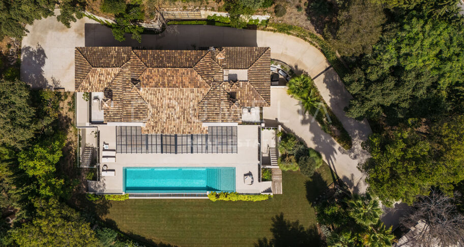 VILLA SERENA - Luxury home with magnificent sea views in La Zagaleta, Benahavis