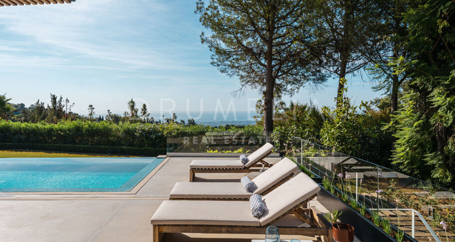 VILLA SERENA - Luxury home with magnificent sea views in La Zagaleta, Benahavis