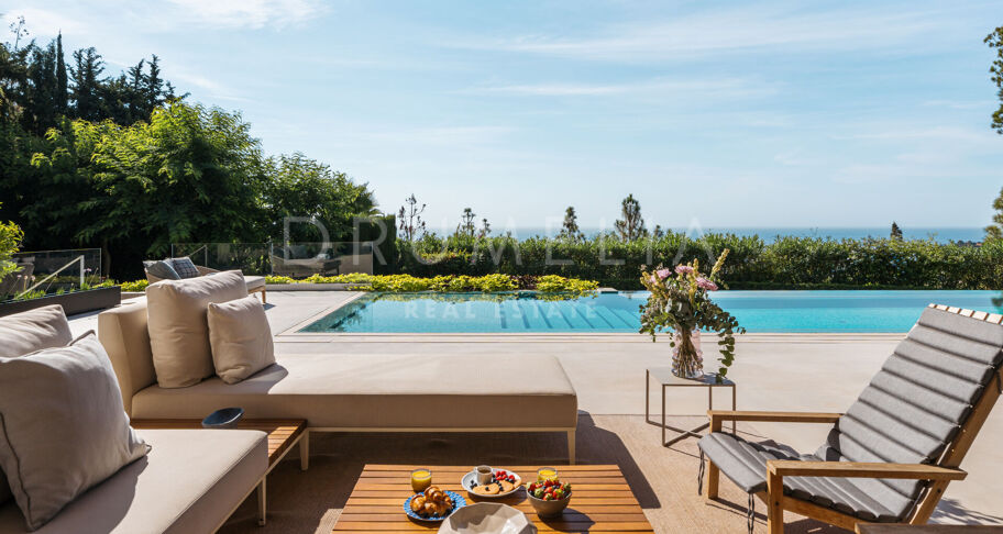 VILLA SERENA - Luxury home with magnificent sea views in La Zagaleta, Benahavis