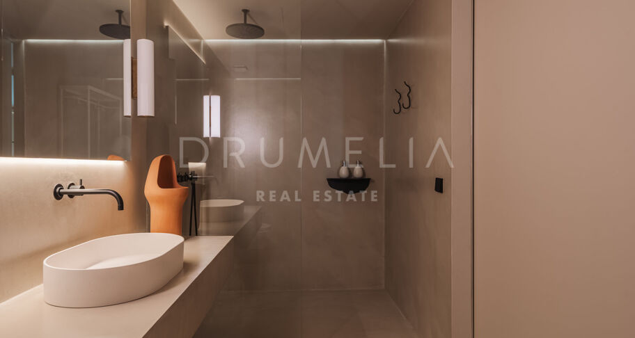 VILLA SERENA - Luxury home with magnificent sea views in La Zagaleta, Benahavis