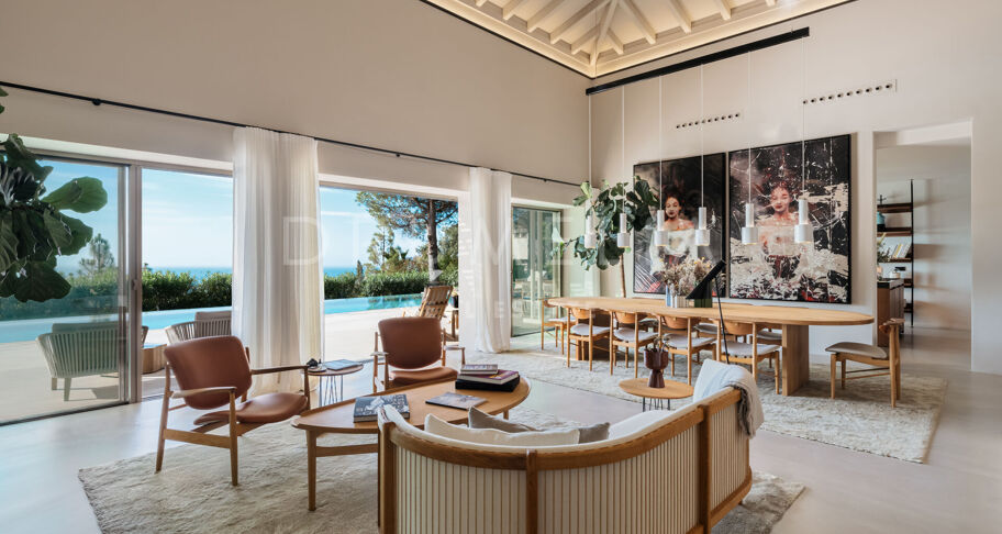 VILLA SERENA - Luxury home with magnificent sea views in La Zagaleta, Benahavis