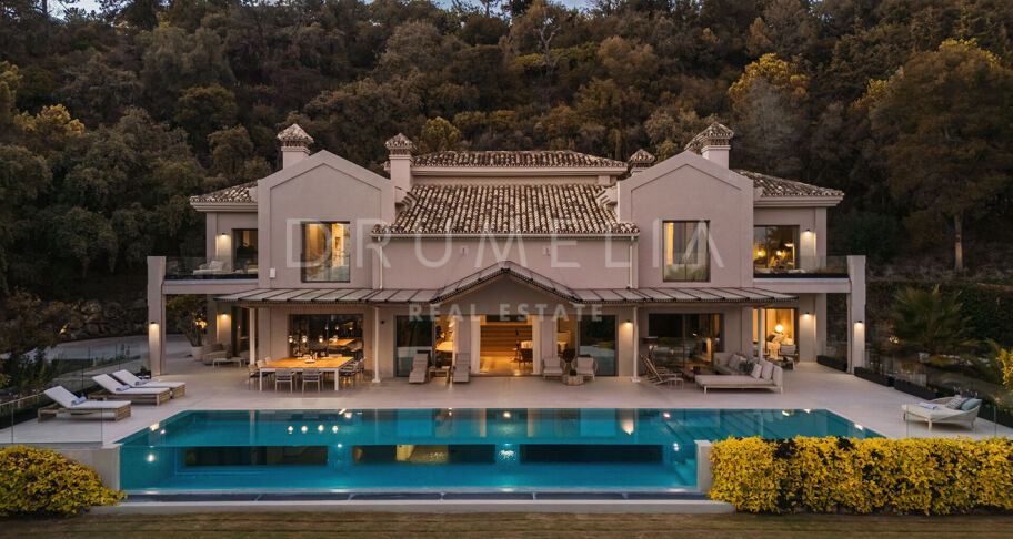 VILLA SERENA - Luxury home with magnificent sea views in La Zagaleta, Benahavis