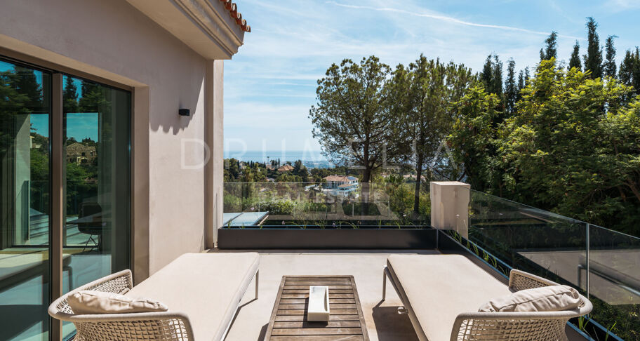 VILLA SERENA - Luxury home with magnificent sea views in La Zagaleta, Benahavis