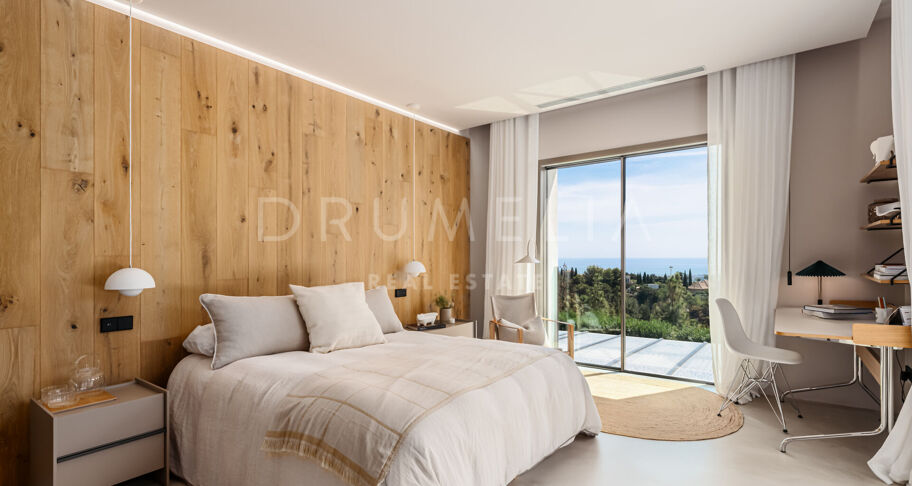 VILLA SERENA - Luxury home with magnificent sea views in La Zagaleta, Benahavis