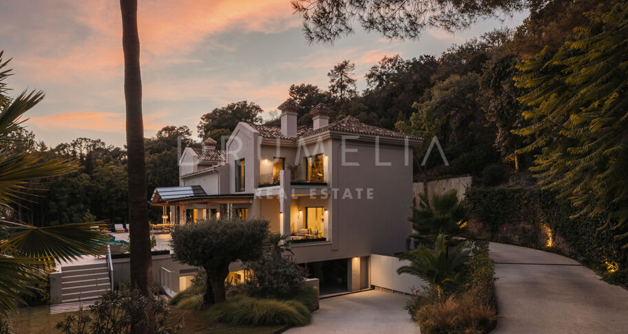 VILLA SERENA - Luxury home with magnificent sea views in La Zagaleta, Benahavis
