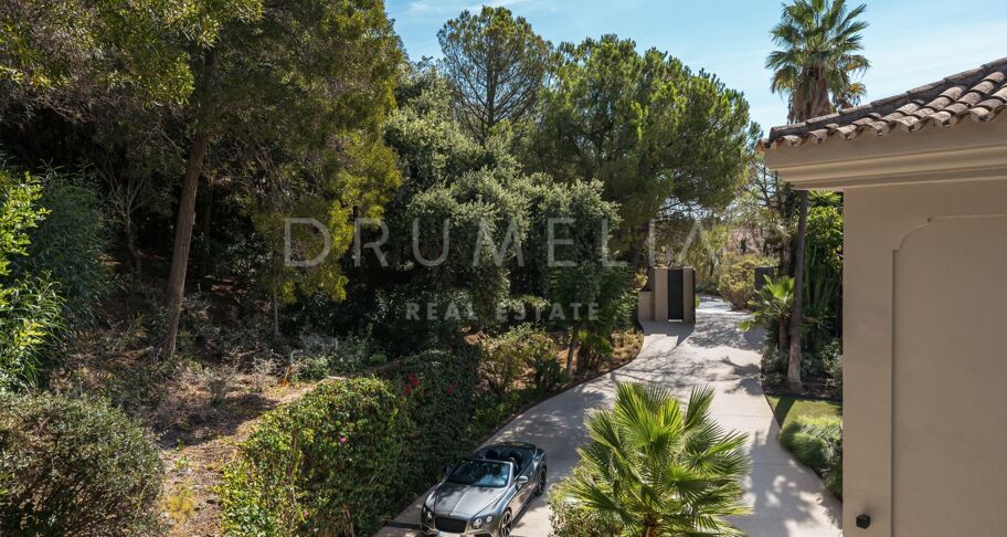 VILLA SERENA - Luxury home with magnificent sea views in La Zagaleta, Benahavis