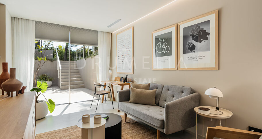 VILLA SERENA - Luxury home with magnificent sea views in La Zagaleta, Benahavis