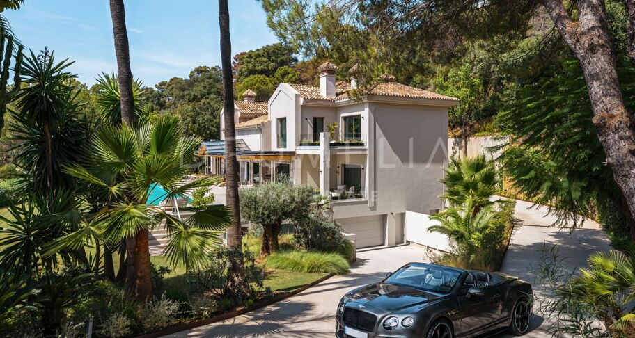 VILLA SERENA - Luxury home with magnificent sea views in La Zagaleta, Benahavis