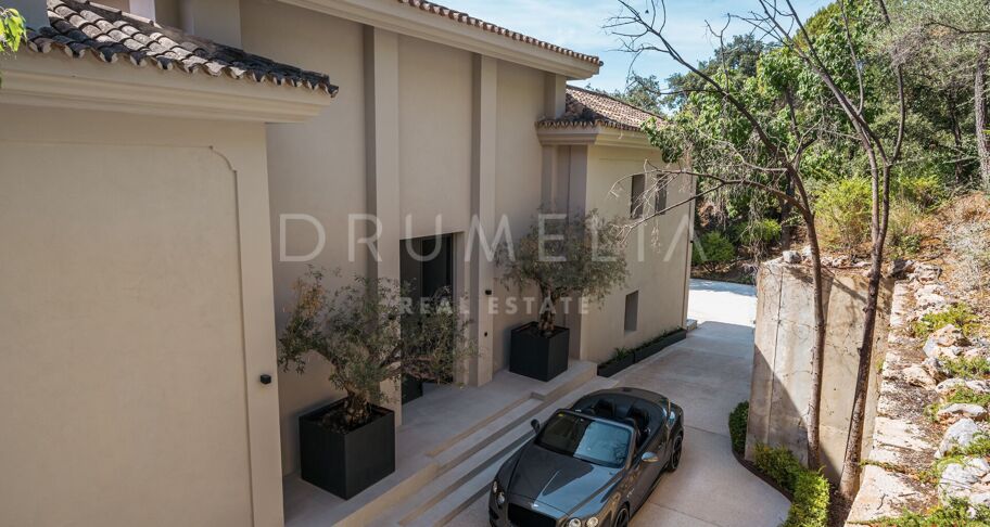 VILLA SERENA - Luxury home with magnificent sea views in La Zagaleta, Benahavis
