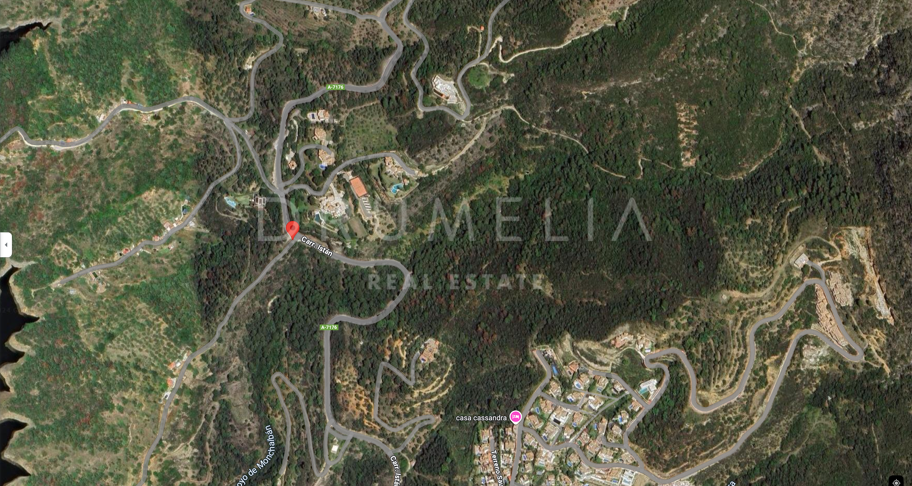 Exceptionell möjlighet: 20.000 m² tomt med fantastisk panoramautsikt över havet i Istan