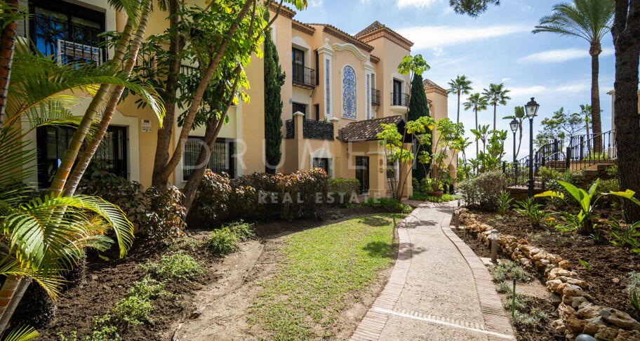 Erleben Sie unvergleichliche Eleganz in diesem luxuriösen Penthouse mit 3 Schlafzimmern in Buenavista, La Quinta