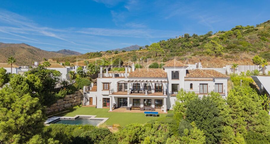 Andaluzyjska willa w Monte Mayor, Benahavís z panoramicznym widokiem na morze