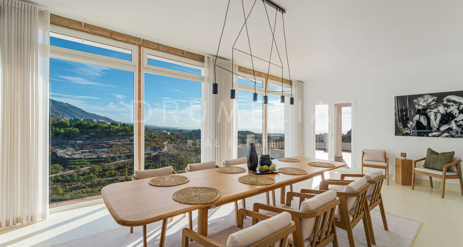 Elegant Andalusisk Villa med Havsutsikt i El Madroñal, Benahavís