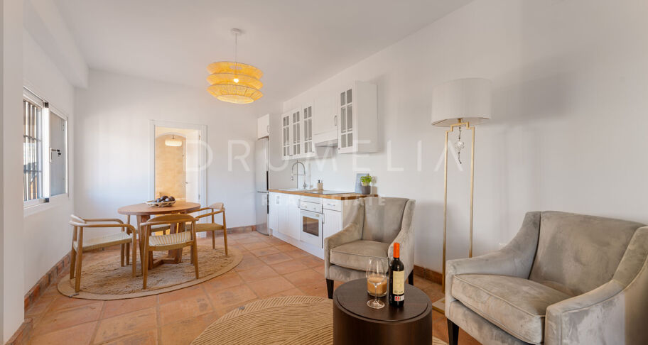Elegant Andalusisk Villa med Havsutsikt i El Madroñal, Benahavís