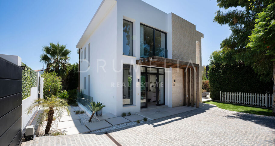 Villa Moderne dans un Environnement Privé La Arboleda, Estepona Est