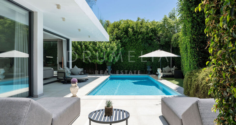 Villa Moderne dans un Environnement Privé La Arboleda, Estepona Est