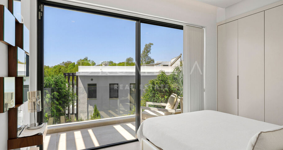 Villa Moderne dans un Environnement Privé La Arboleda, Estepona Est