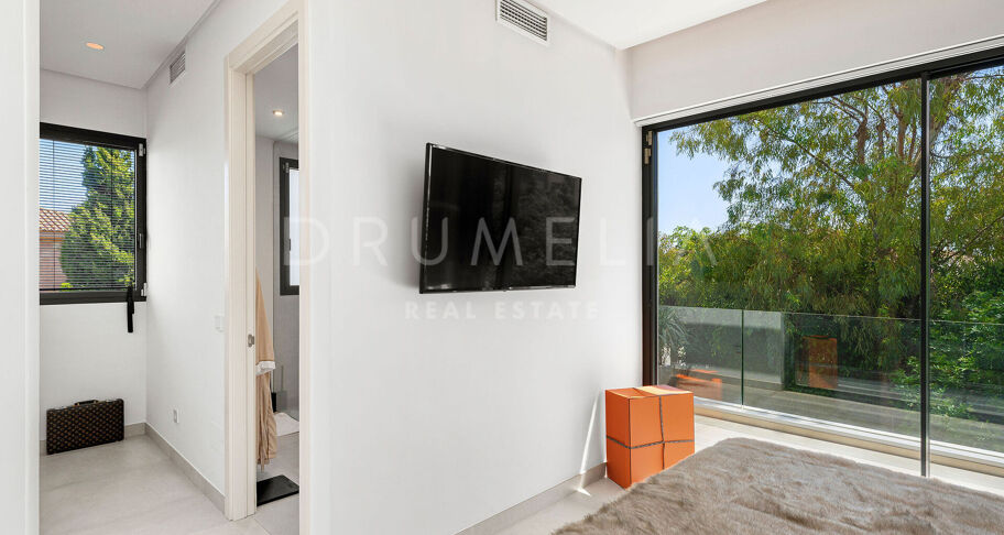 Villa Moderne dans un Environnement Privé La Arboleda, Estepona Est
