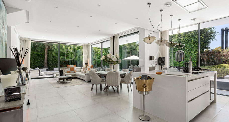 Villa Moderne dans un Environnement Privé La Arboleda, Estepona Est